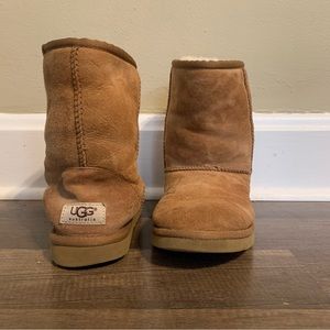 UGGS